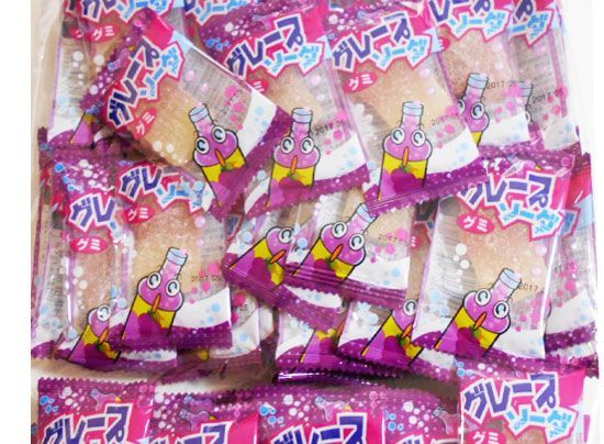 値下げ！コーラ・グレープグミ 30袋入 中国産 - メルカリ