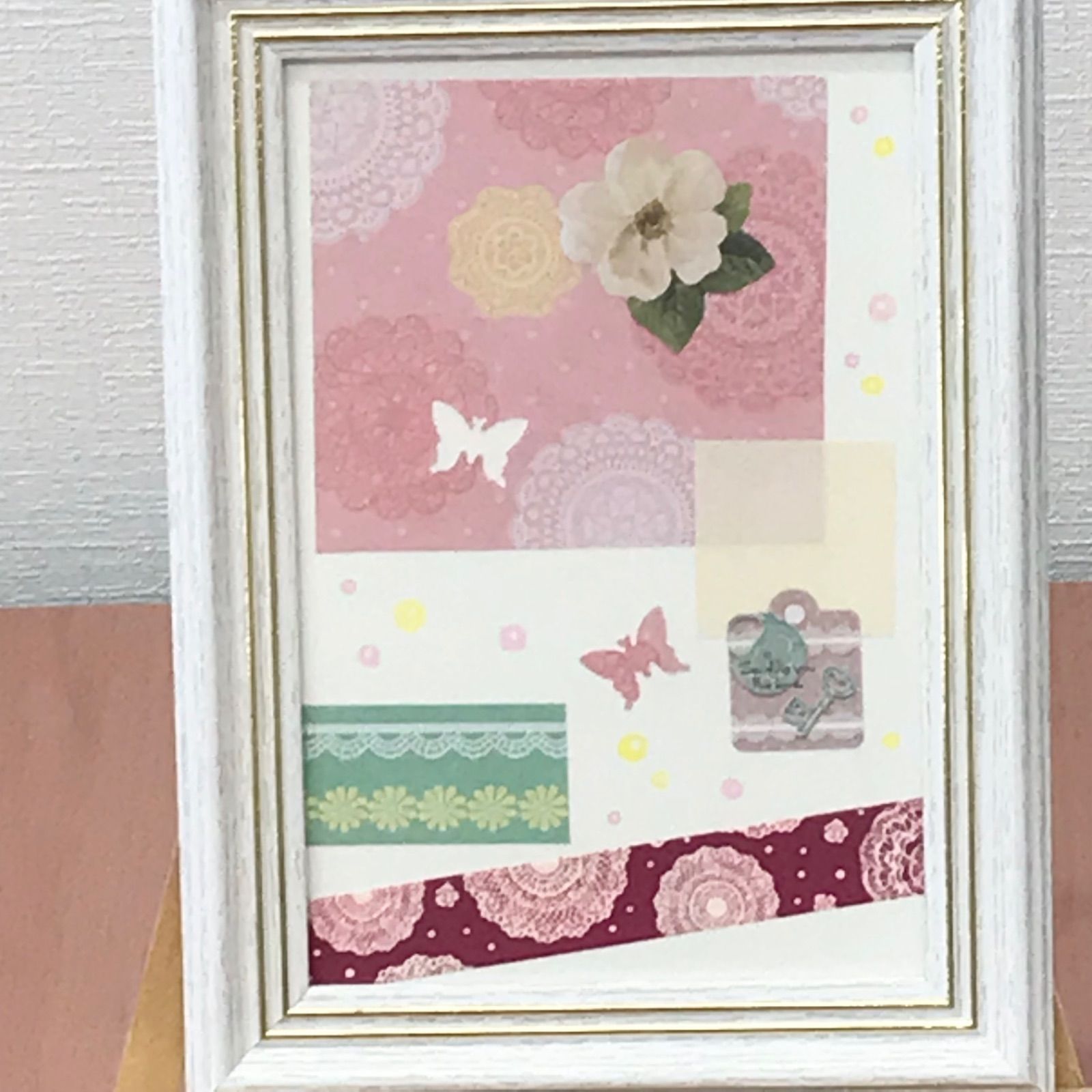 【福祉施設制作】春咲靖子作　コラージュ　優しさ（フレーム付）　NO.836
