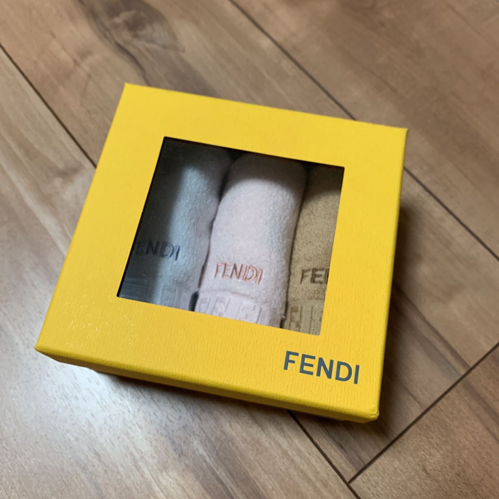 フェンディ FENDI ハンカチ 新品 箱付 ハンドタオル 3枚セット