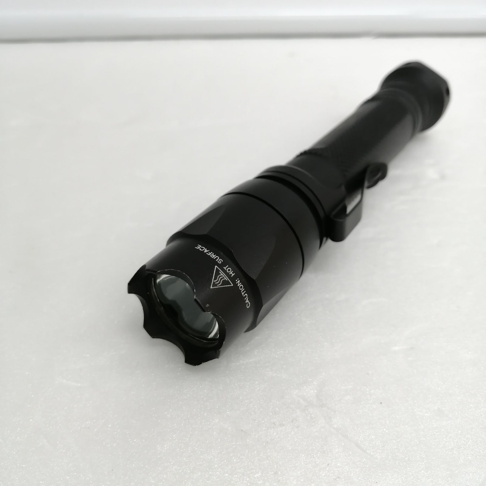 1日 セール10%オフ 動作品 SUREFIRE ライト E2D LED DEFENDER