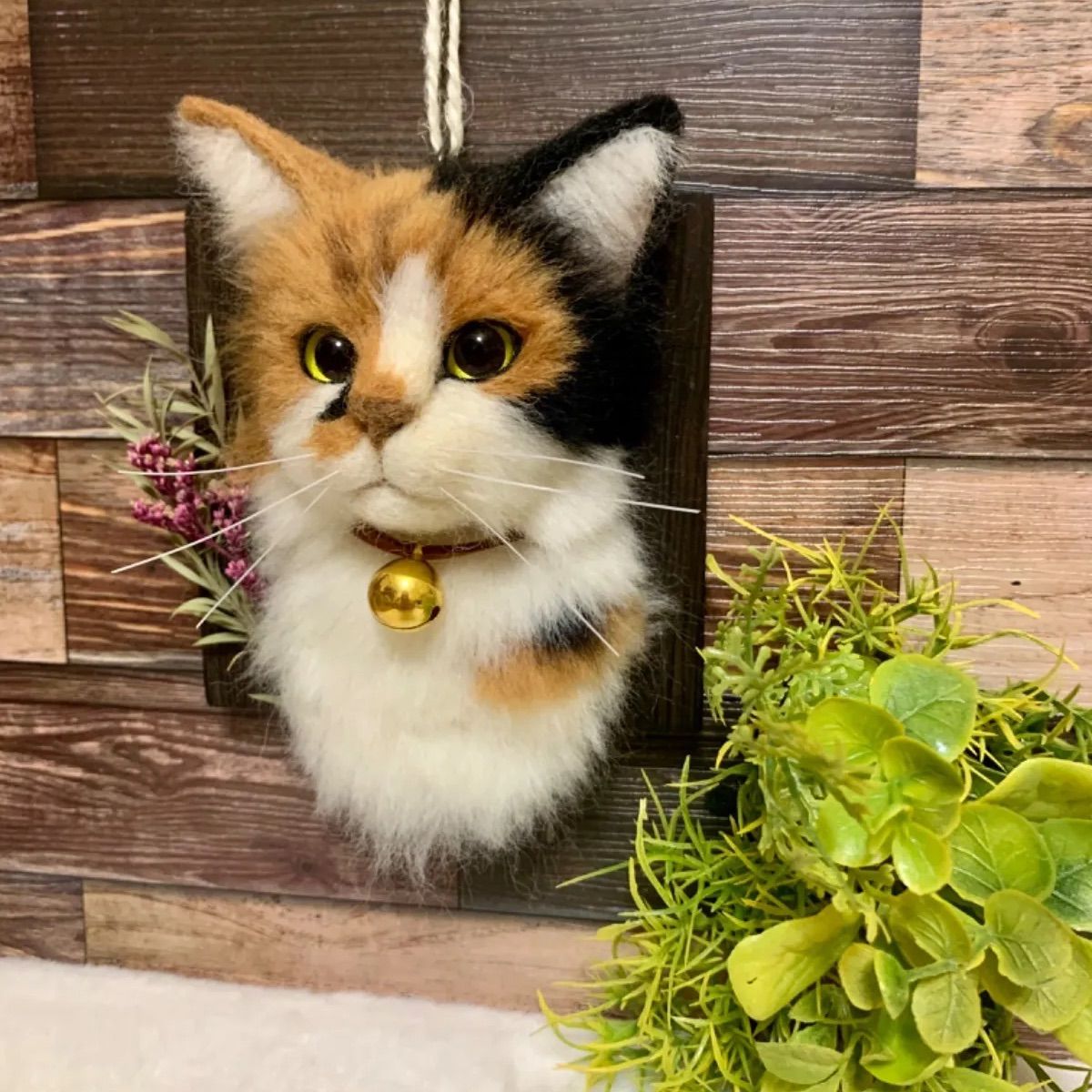 三毛猫の壁掛けインテリア 羊毛フェルト - メルカリ