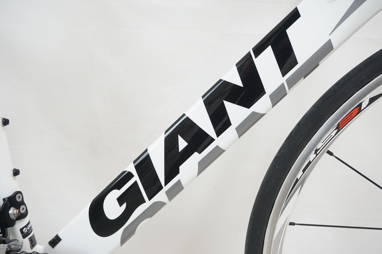 GIANT 「ジャイアント」 FCR1 2014年モデル フラットバーロード