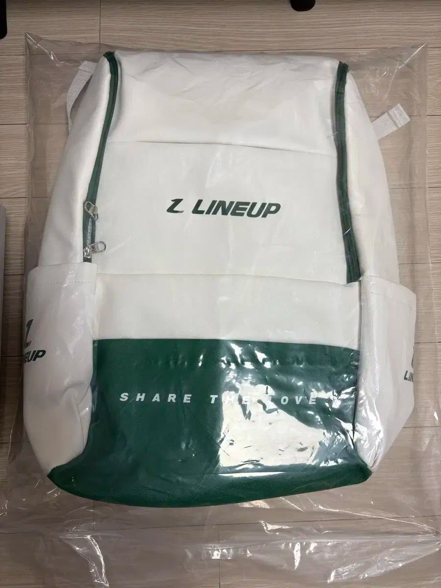 lineup バドミントン バッグ