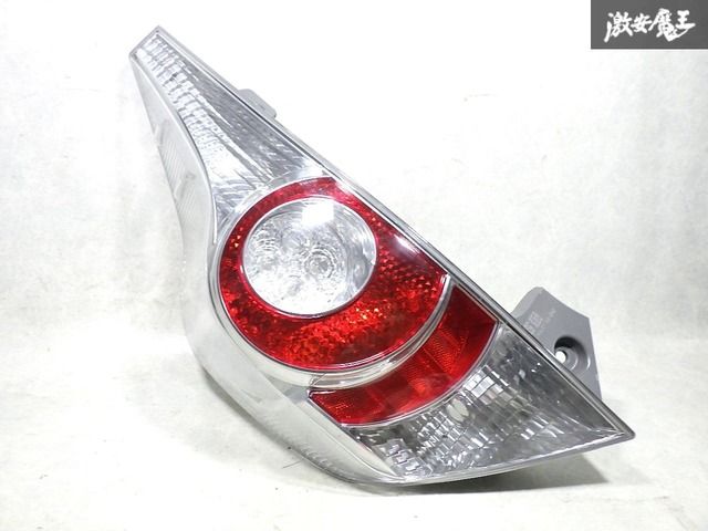 破損なし！即発送】トヨタ純正 NHP10 アクア 前期 テールレンズ