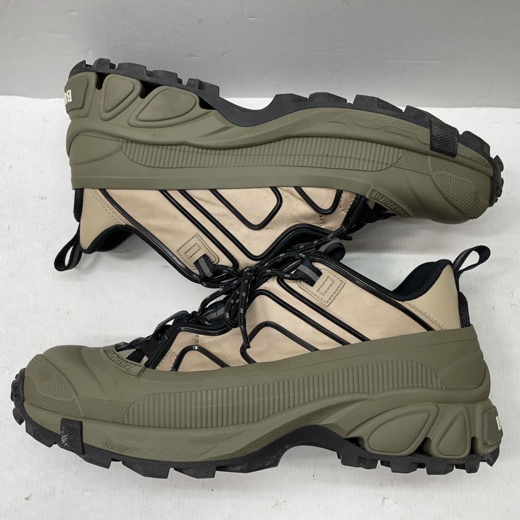 01w-1122 BURBERRY バーバリー ロンドン アーサーロートップスニーカー 