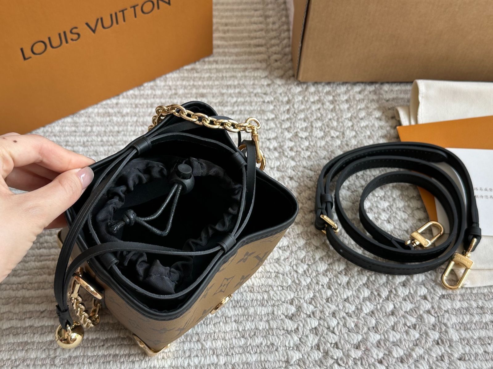 【日本未入荷】Louis Vuitton♡ 激レア ノエ パース Louis Vuitton♡ 激レア ノエ パース