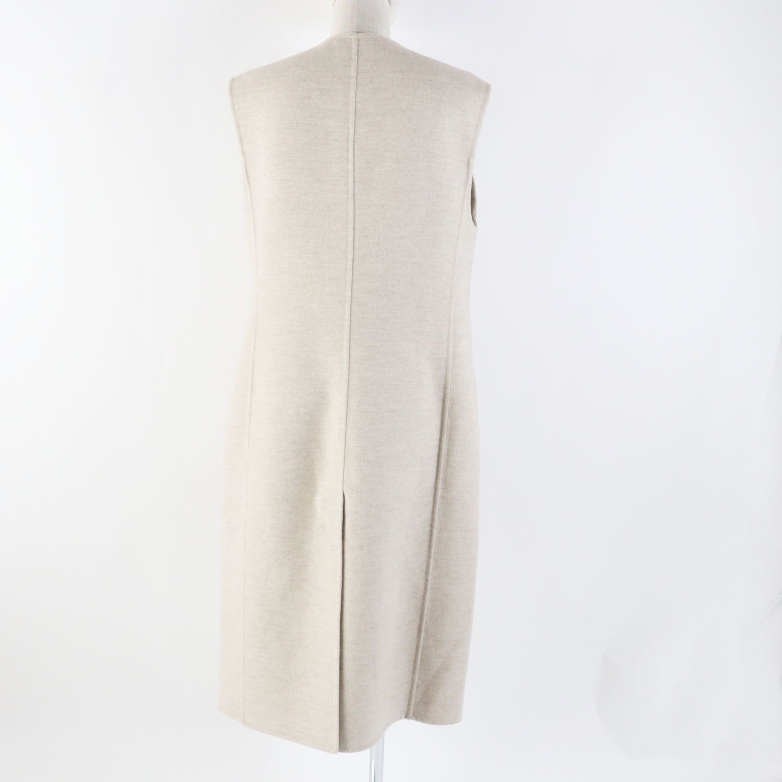 HERMES - 極美品◎HERMES エルメス 23AW 3H0191DB カシミヤ100％ セリエウッドボタン付き ロングジレ／ベスト ライトベージュ 38 フランス製 正規品 レディース HERMES 極美品◎HERMES エルメス 23AW 3H0191DB カシミヤ100