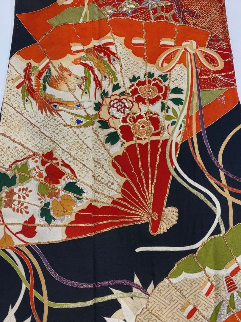 アンティーク 振袖 金駒 銀駒 金彩 銀彩 正絹 扇 身丈162cm アンティーク 振袖 金駒 銀駒 金彩 銀彩 正絹 扇 身丈162cm - メルカリ