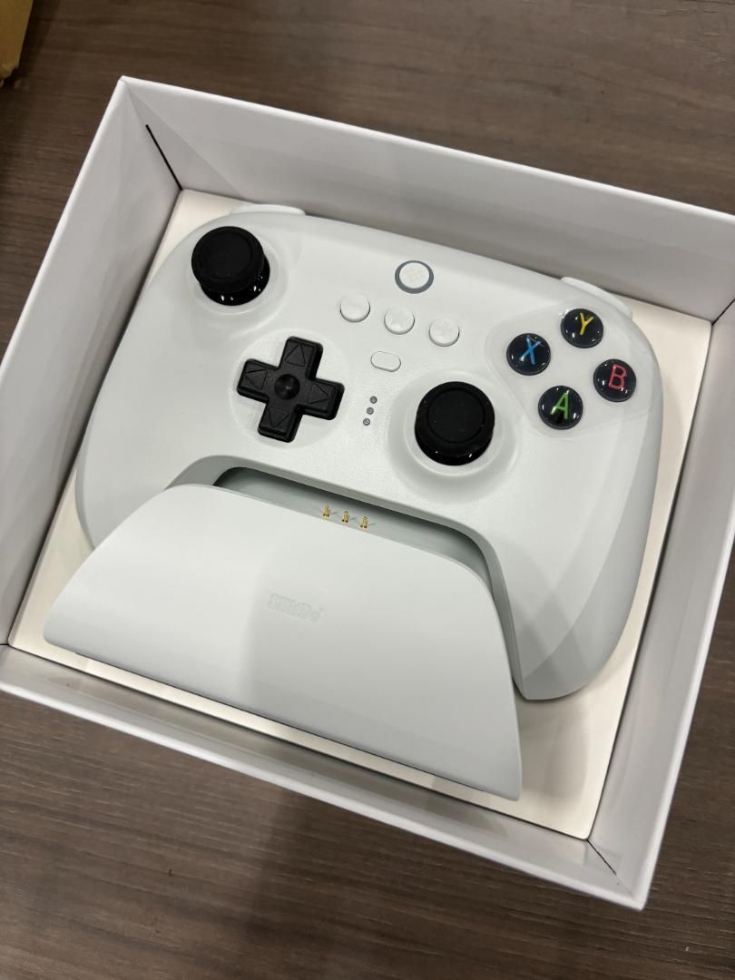 8BitDo Ultimate2.4G Wirelessコントローラ ホワイト