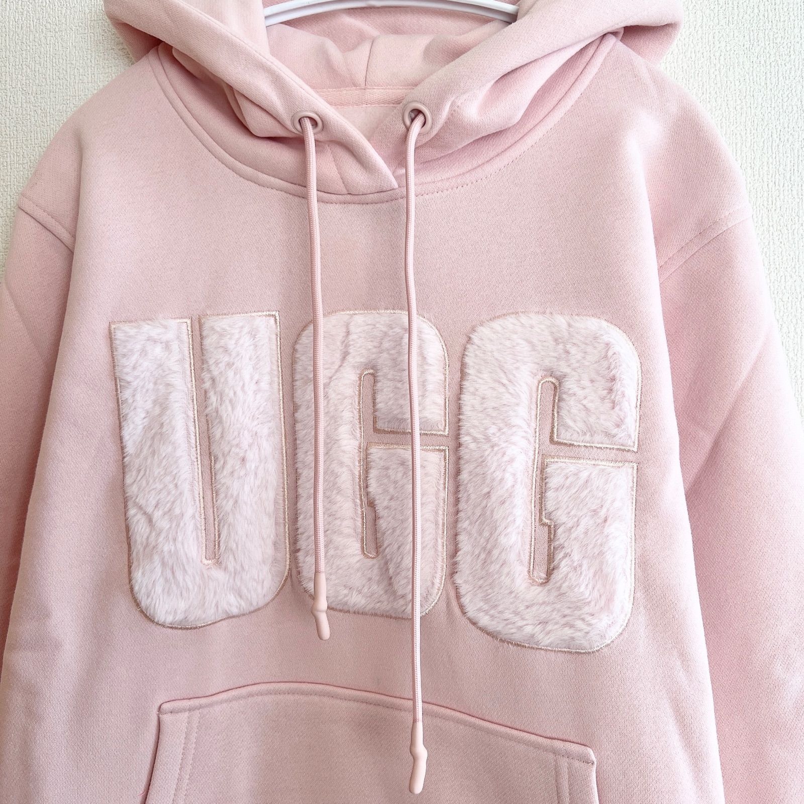 UGG REY FUZZY LOGO HOODIE アグロゴパーカー【☆新品】 - メルカリ