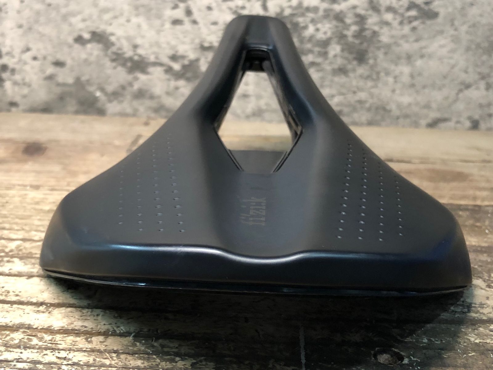 IY540 フィジーク fizik アルゴ テンポ ARGO TEMPO R1 サドル