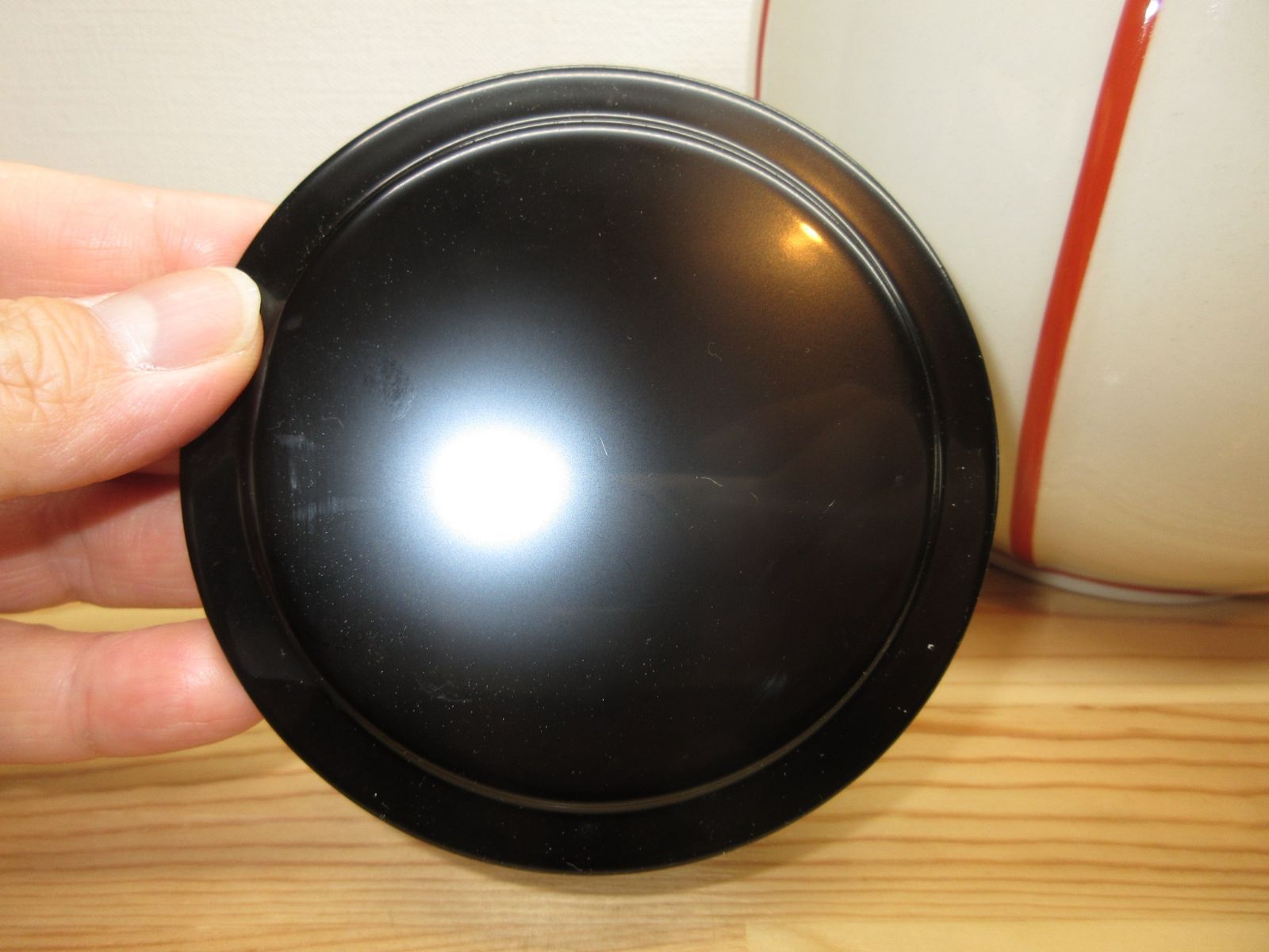 送料込【逢絢亭・新品】茶道具 水指 京焼 雪洞水指 真塗の塗蓋 楽山作 共箱入り 逢絢亭・新品】茶道具 水指 京焼 雪洞水指 真塗の塗蓋 楽山作 共