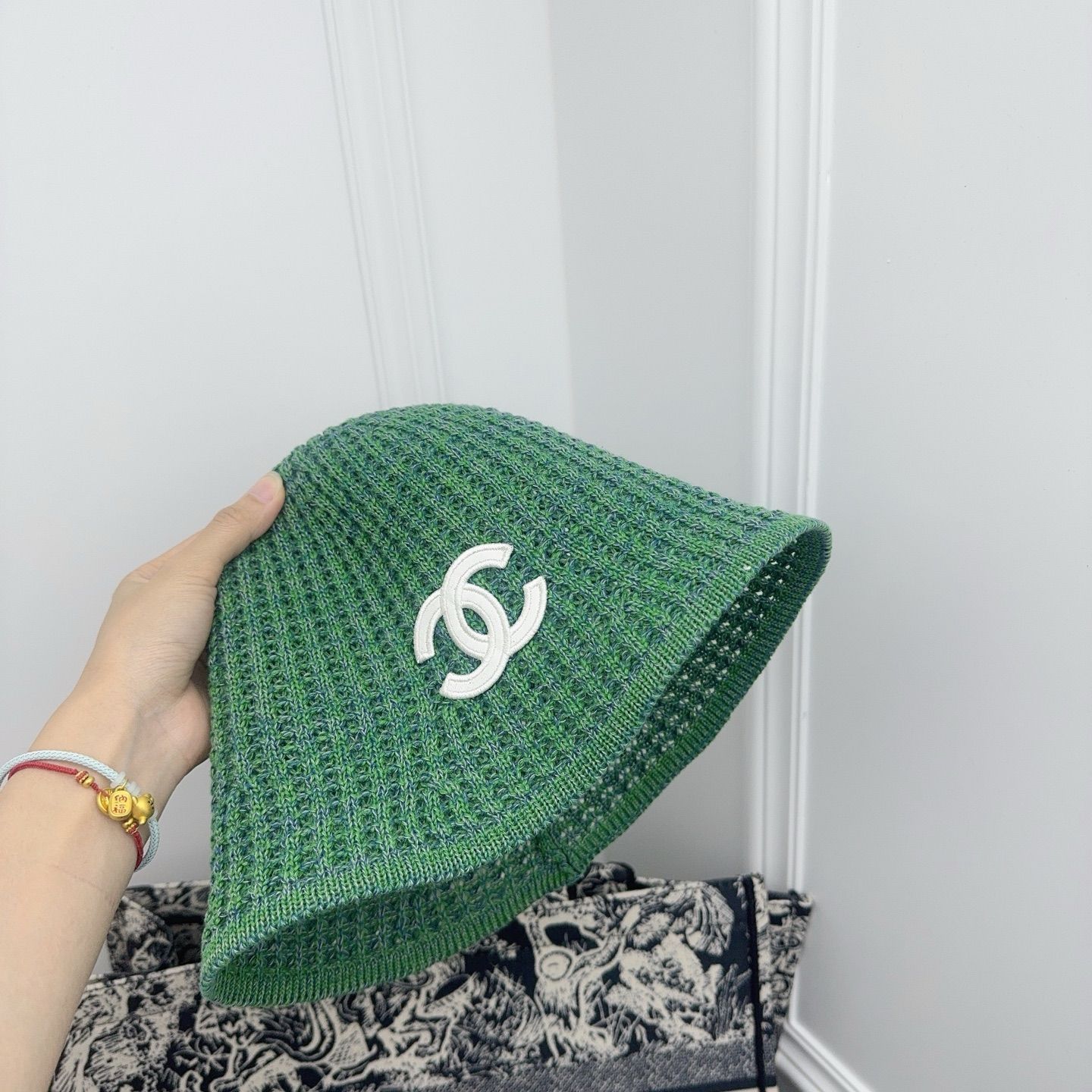【simpleなのに印象的な上品バイカラー♡】CHANEL ハット simpleなのに印象的な上品バイカラー♡】CHANEL ハット