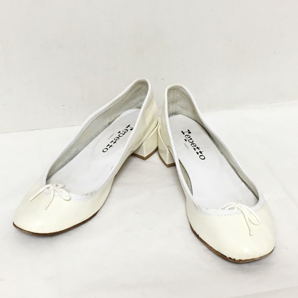 レペット repetto パンプス 36 レディース - 白 エナメル（レザー