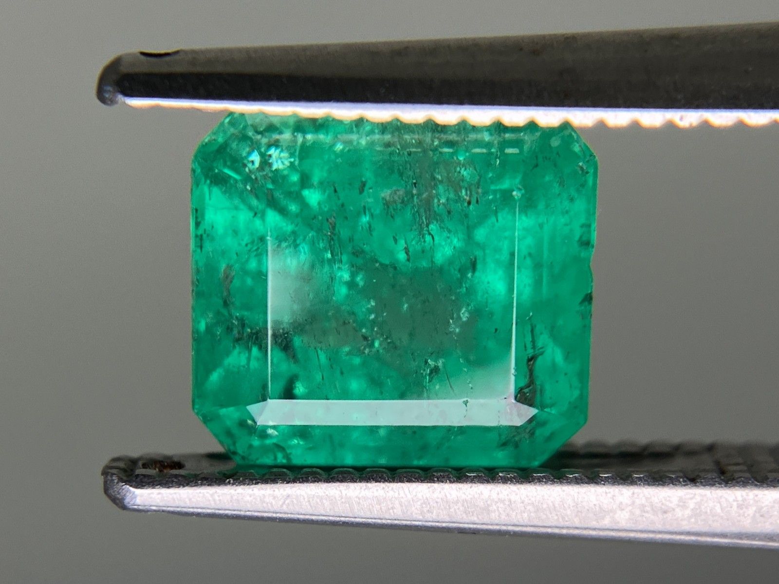 天然石 翡翠 9.420ct ジェイダイト 裸石 宝石ルース 硬玉 ヒスイ 天然 