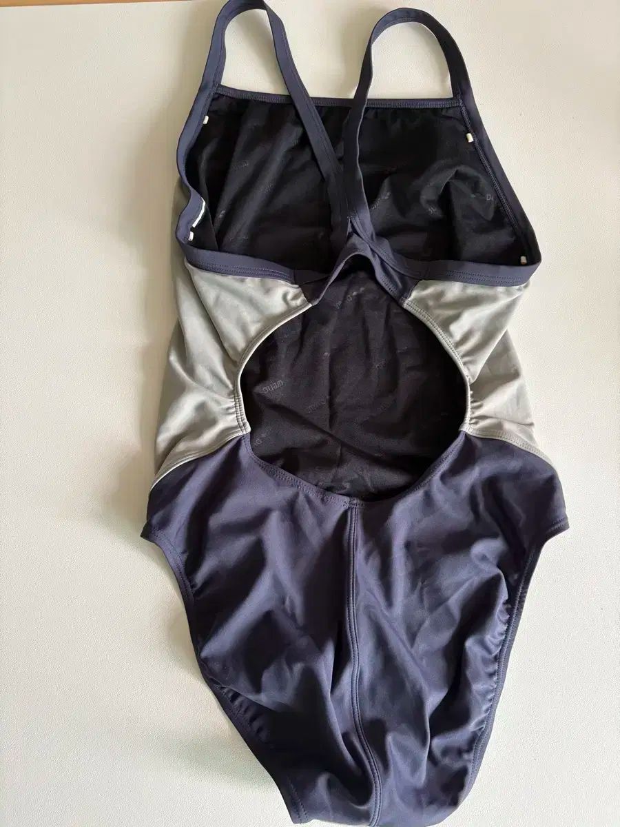 ドロップバック 水着