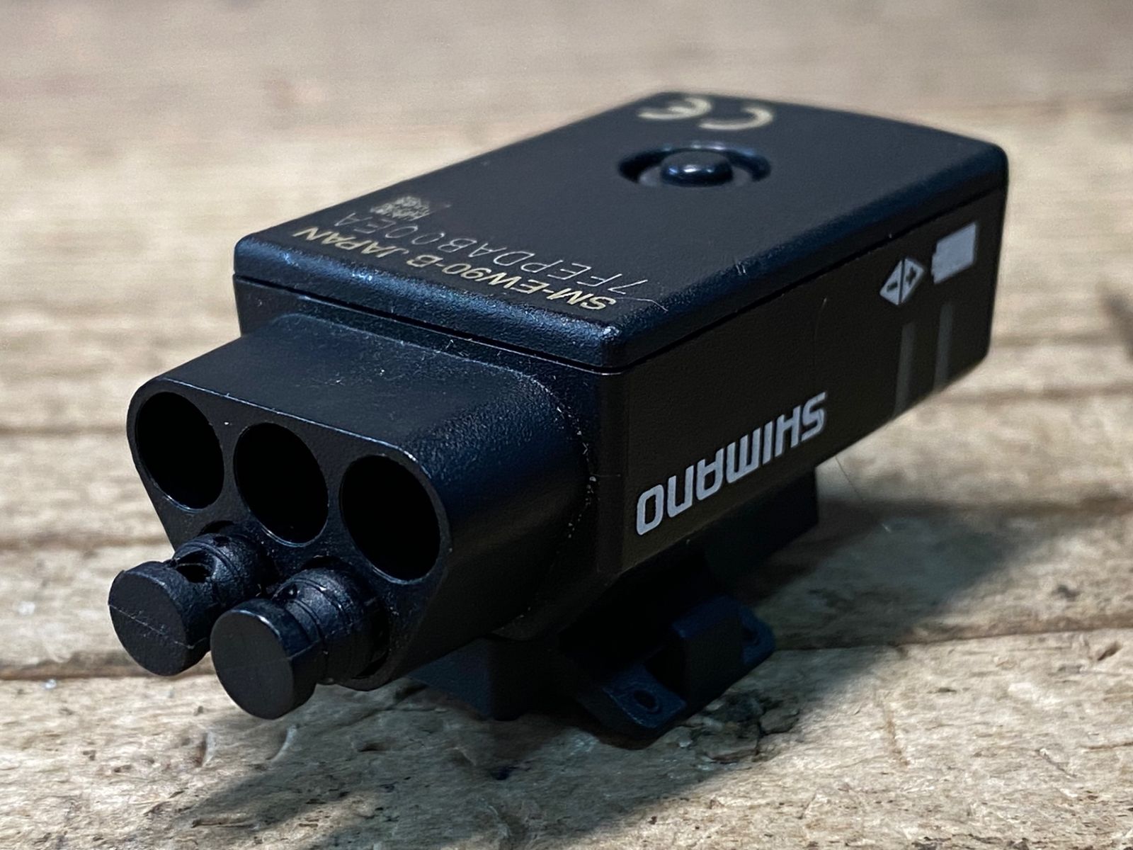 新品未使用 シマノ Di2 ジャンクションA SM-EW90A 3ポート Shimano Di2 ジャンクションA SM-EW90-A JI452 シマノ SHIMANO SM-EW90