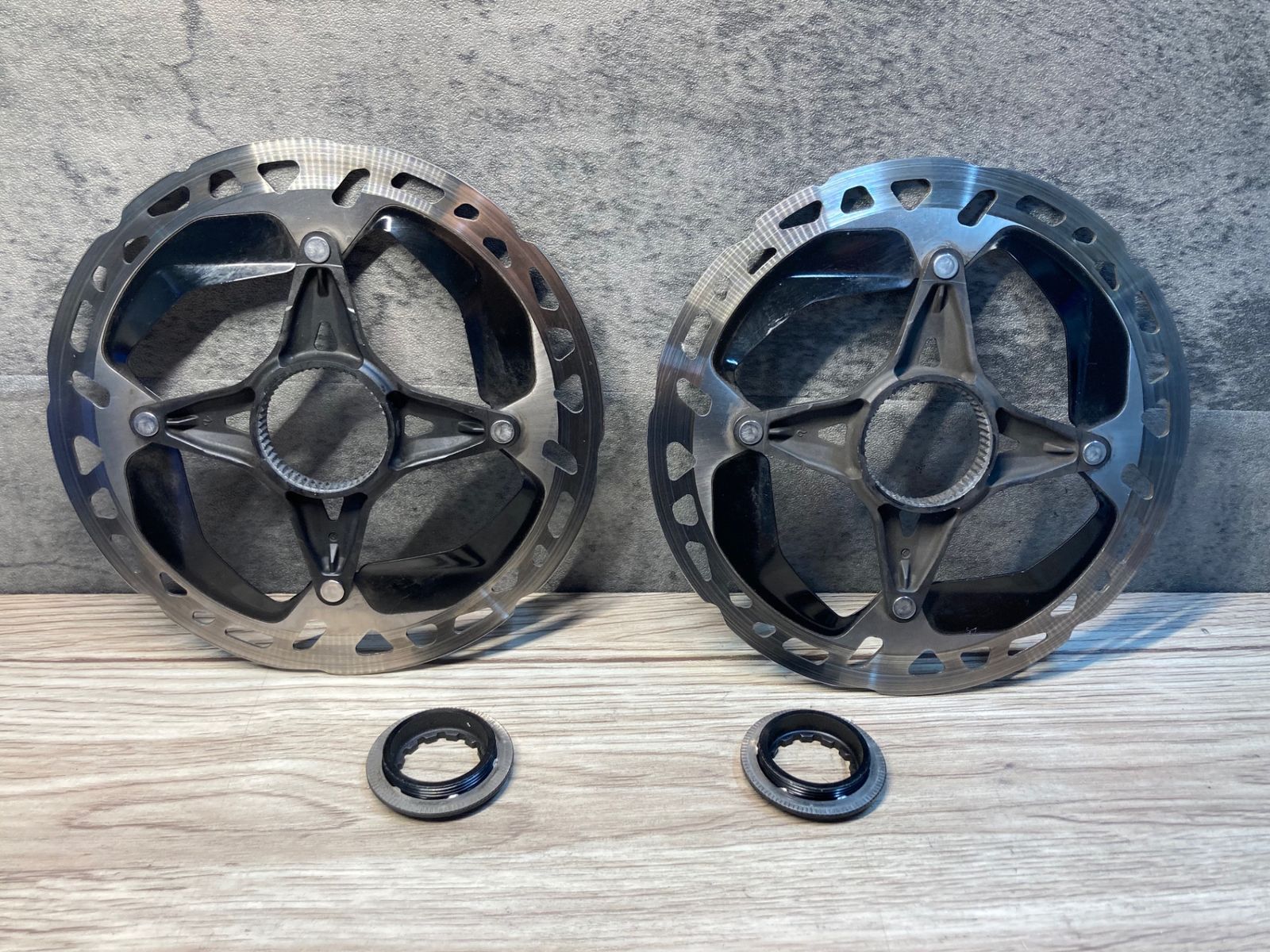 【未使用品】SHIMANO RT-MT900 160mm 2枚セット シマノ ディスクローター RT-MT900 160mm 2枚 中古