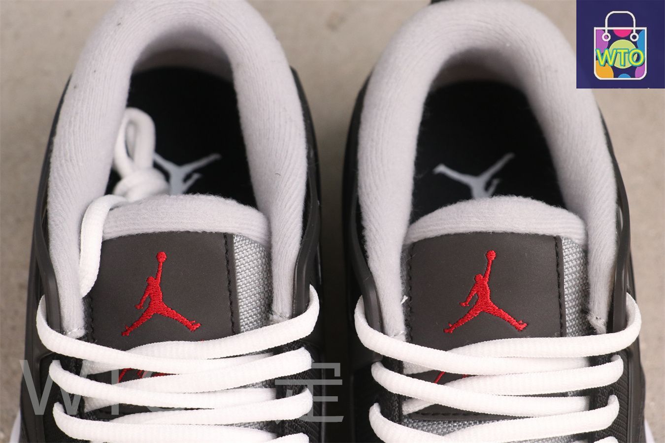 今日特価】エアジョーダン Air Jordan 4 RM ブラックホワイト