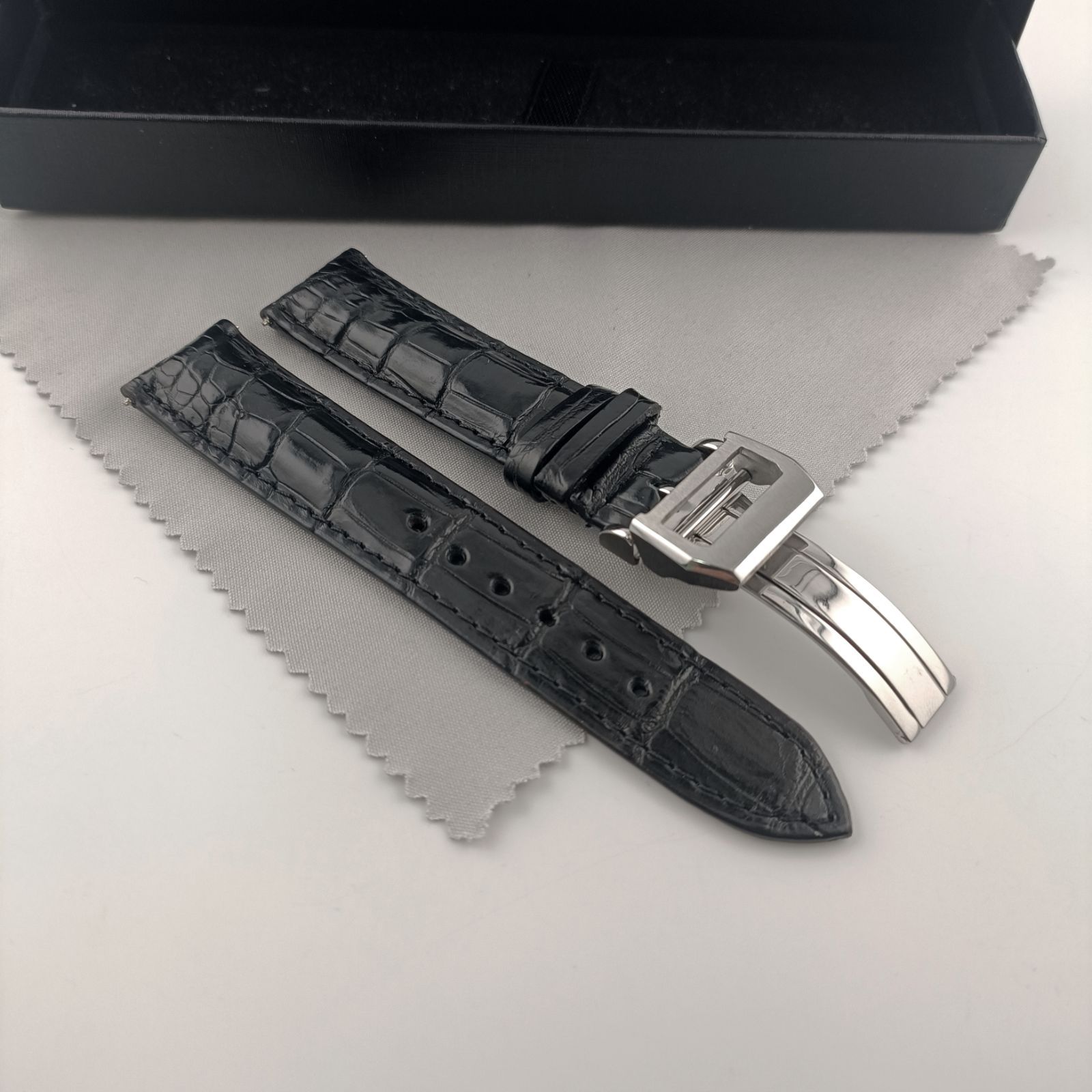 IWC 黒レザー 時計ベルト アリゲーター IWC 黒レザー 時計ベルト アリゲーター