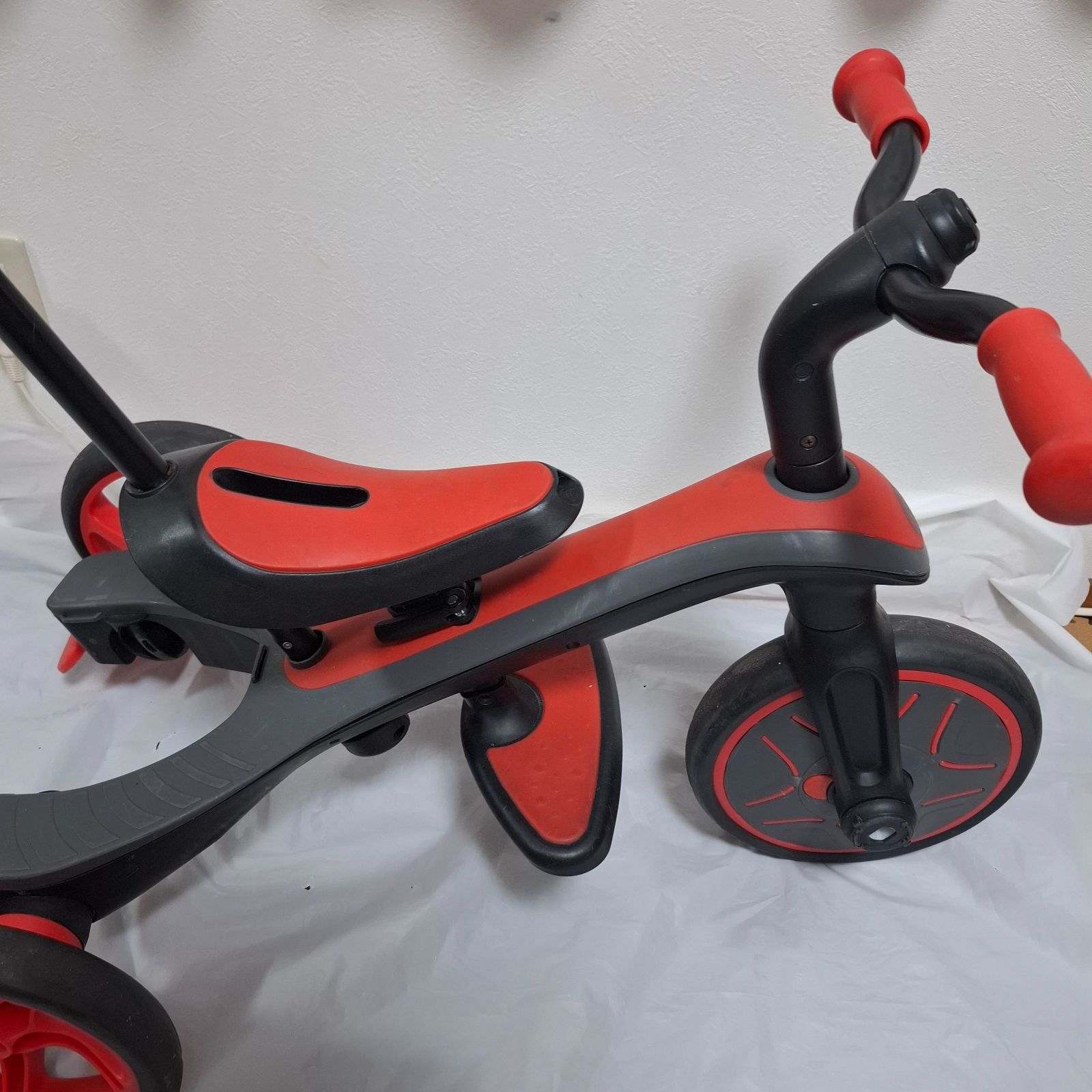 美品　GLOBBERグロッバー エクスプローラー トライク 3in1 レッド　赤 GLOBBER グロッバー エクスプローラー トライク 3in1 レッド