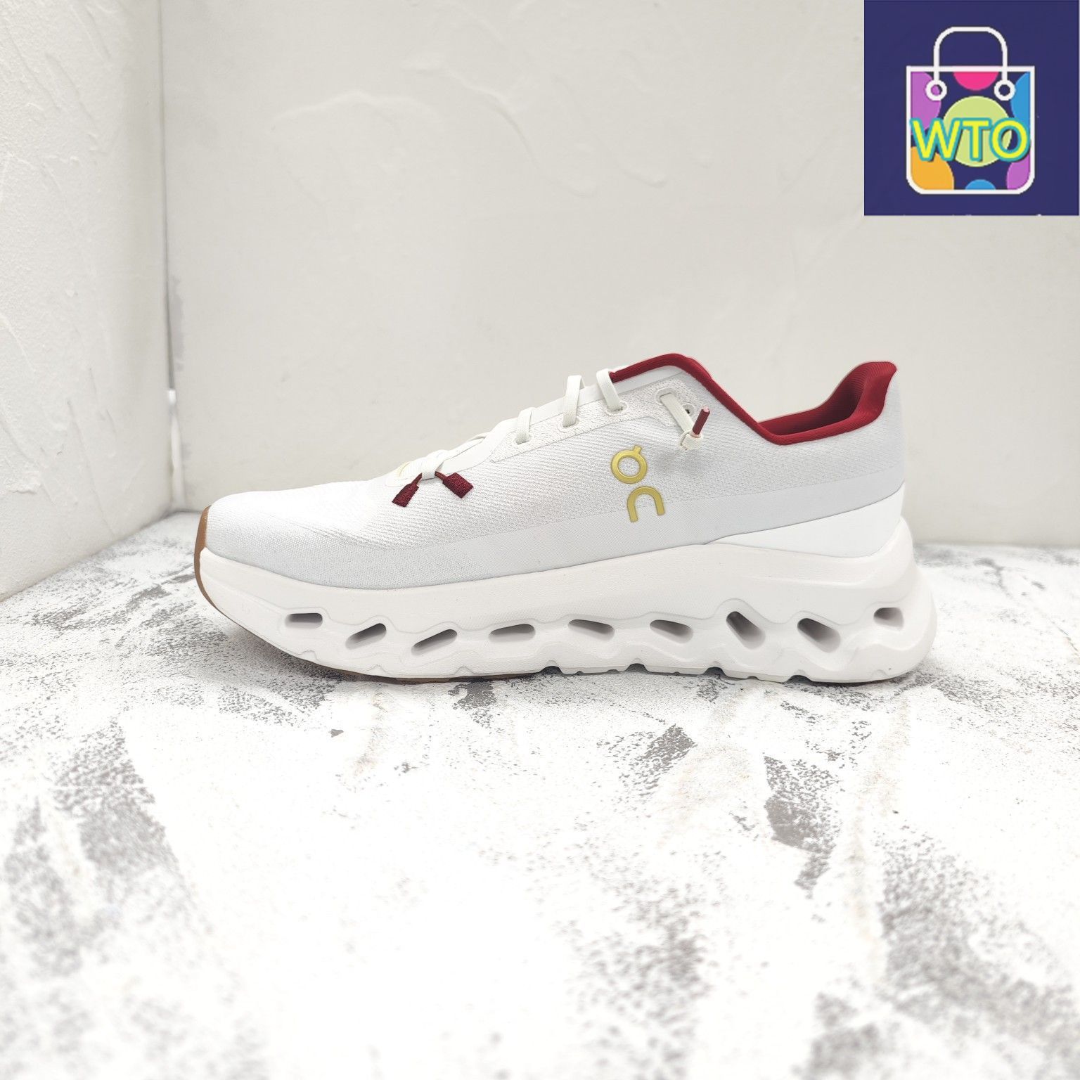 Cloudtilt 巳年限定カラー　ホワイト/レッド26.5cm ON Cloudtilt（クラウドティルト）ホワイトレッド スニーカー