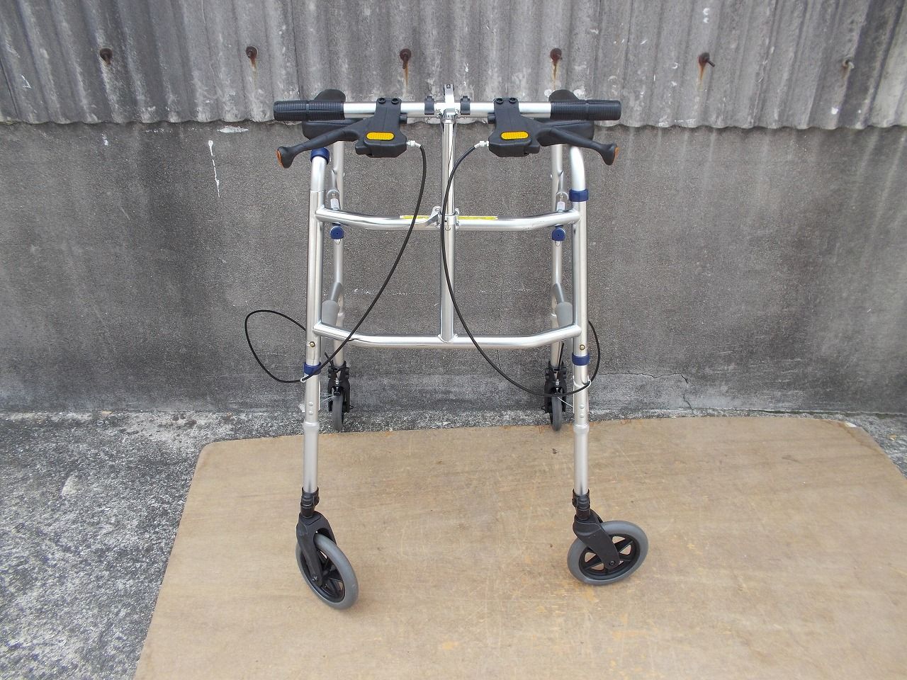 TS-25-0425-04 一部地域を除き 歩行器 セーフティアーム Uタイプウォーカー SAUJ