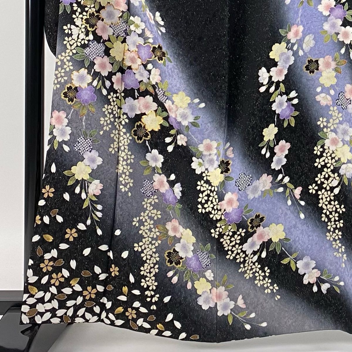 振袖 身丈163cm 裄丈66.5cm M 袷 桜 花びら 金通し 金糸 黒 正絹