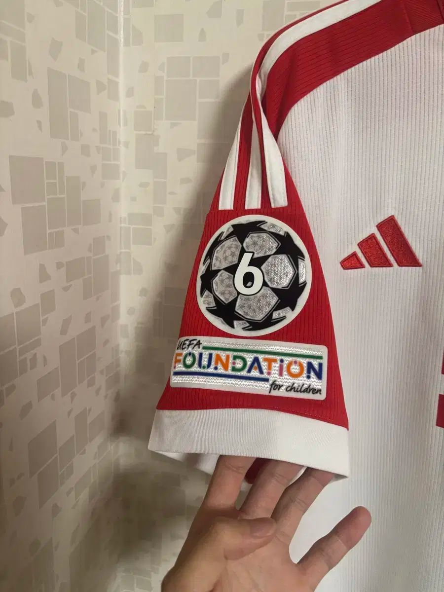 サッカー栃木SC初期ユニホーム、トレーディングカード、ピンズ、ステッカー サッカー栃木SC初期ユニホーム､トレーディングカード､ピンズ