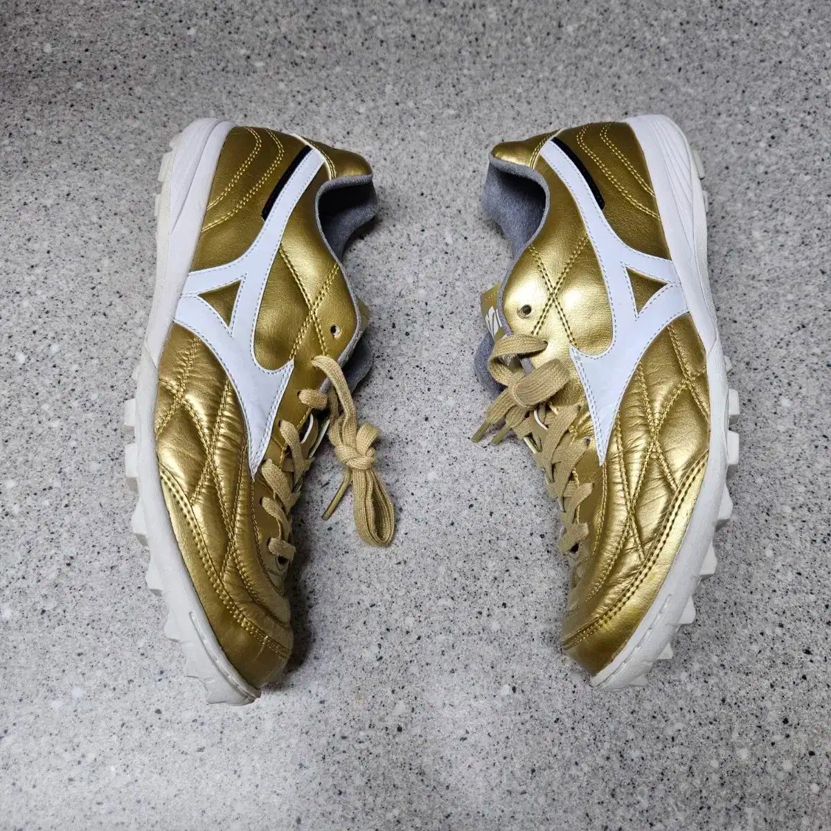 Mizuno Morelia モレリア UL Japan TF限定モデル モレリア UL JAPAN TF(フットサル)|Q1GB2111|シューズ|フットサル