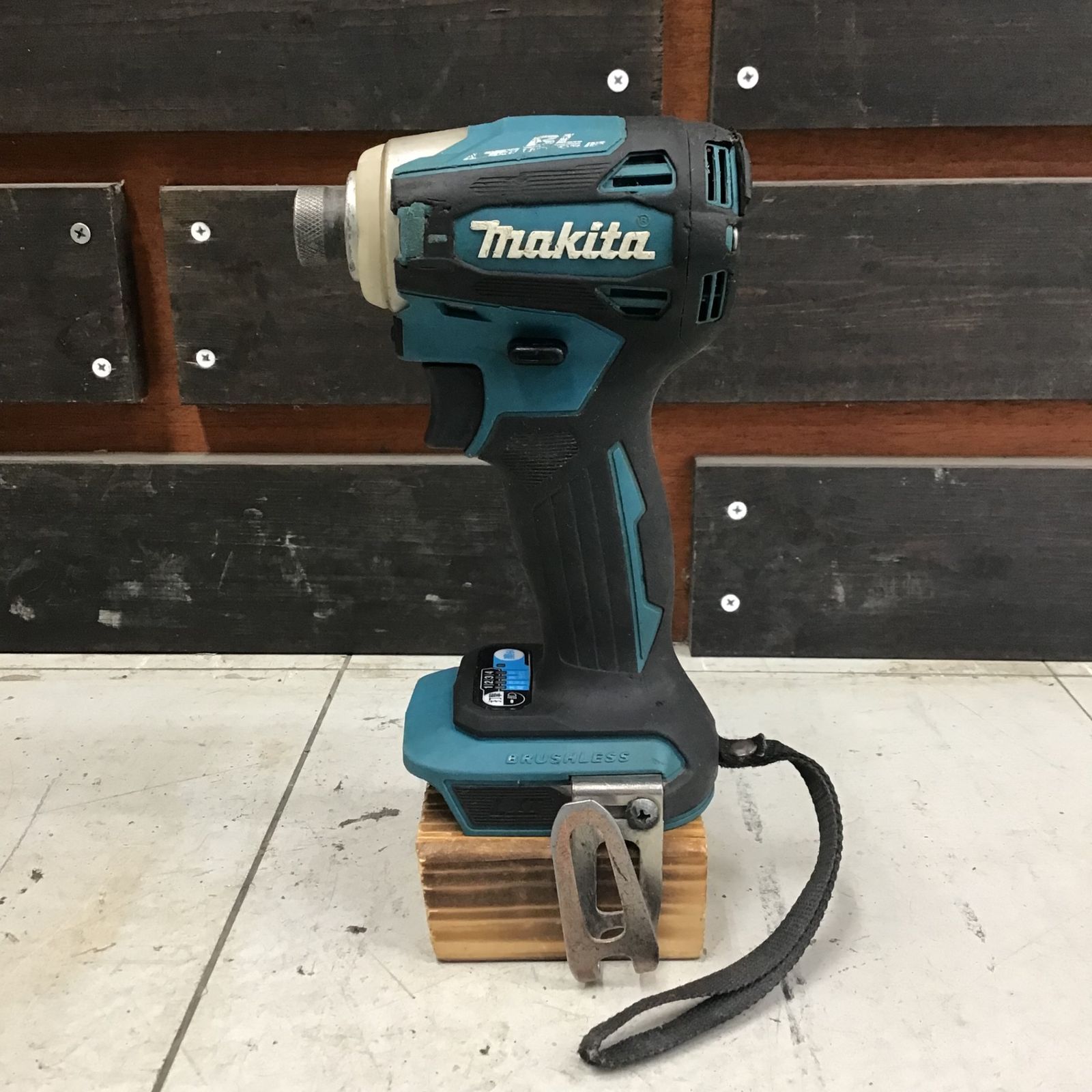 中古品】マキタ/makita コードレスインパクトドライバー TD172DZ  