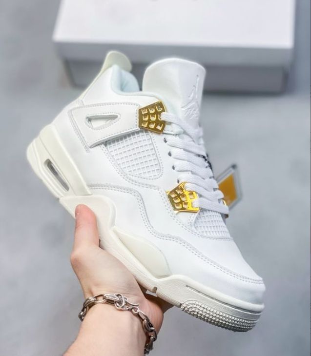 Air Jordan 4 Retro