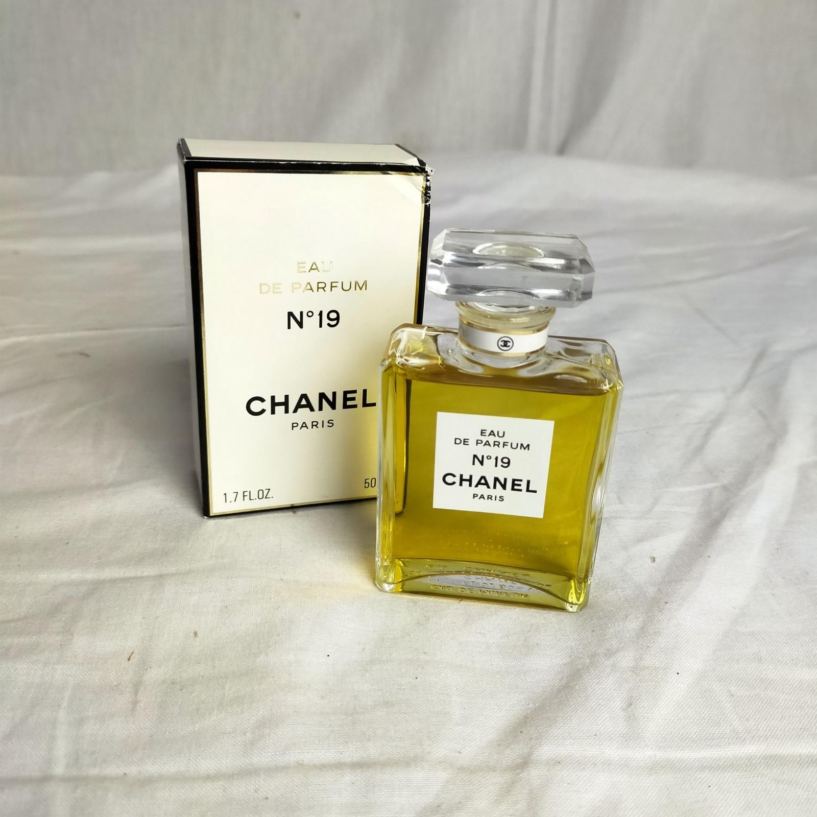 CHANEL N°19 EAU DE PARFUM 50ml香水 - メイク道具・化粧小物