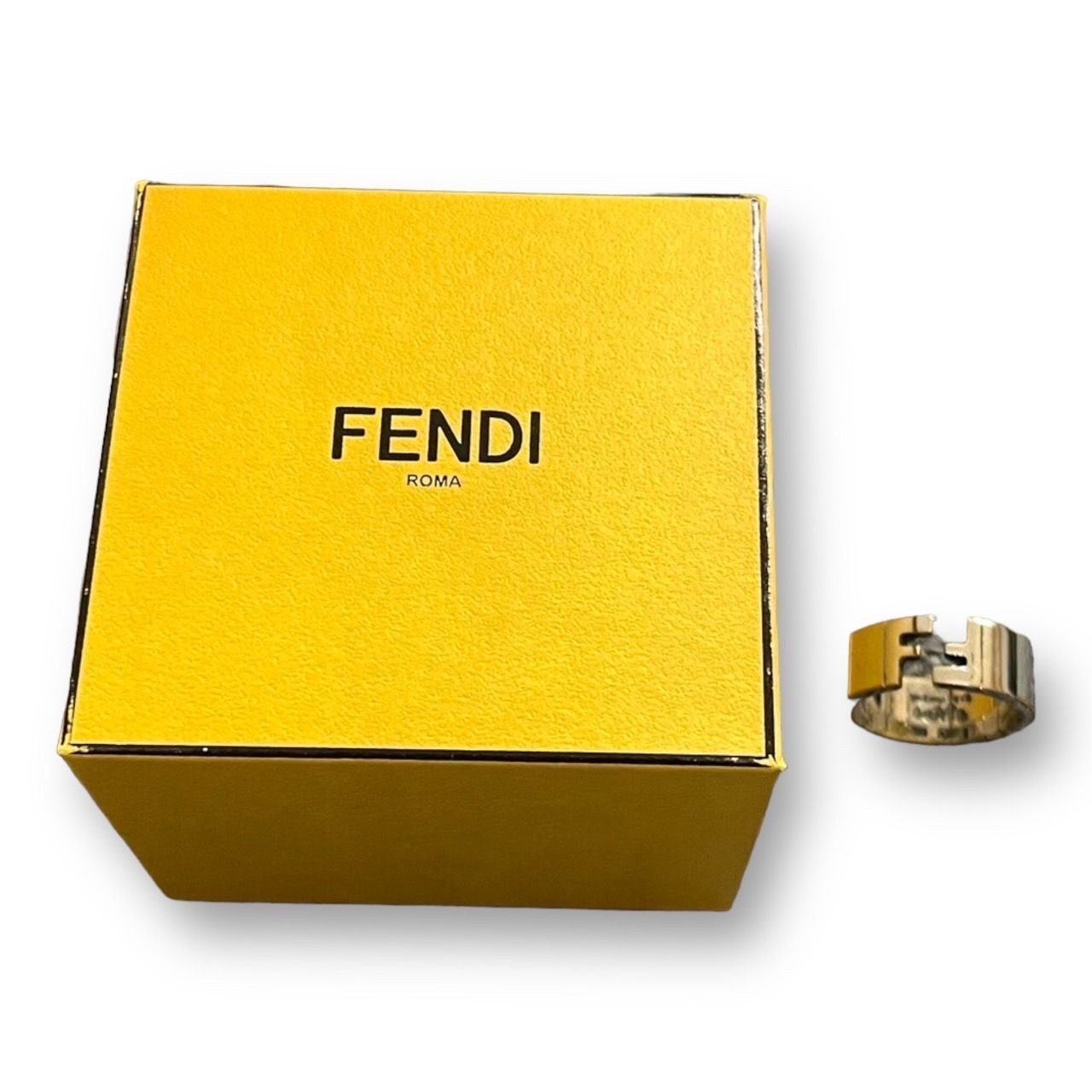 FENDI リング FENDI FFロゴ バンドリング 指輪 フェンディ M 62457A3 - メルカリ