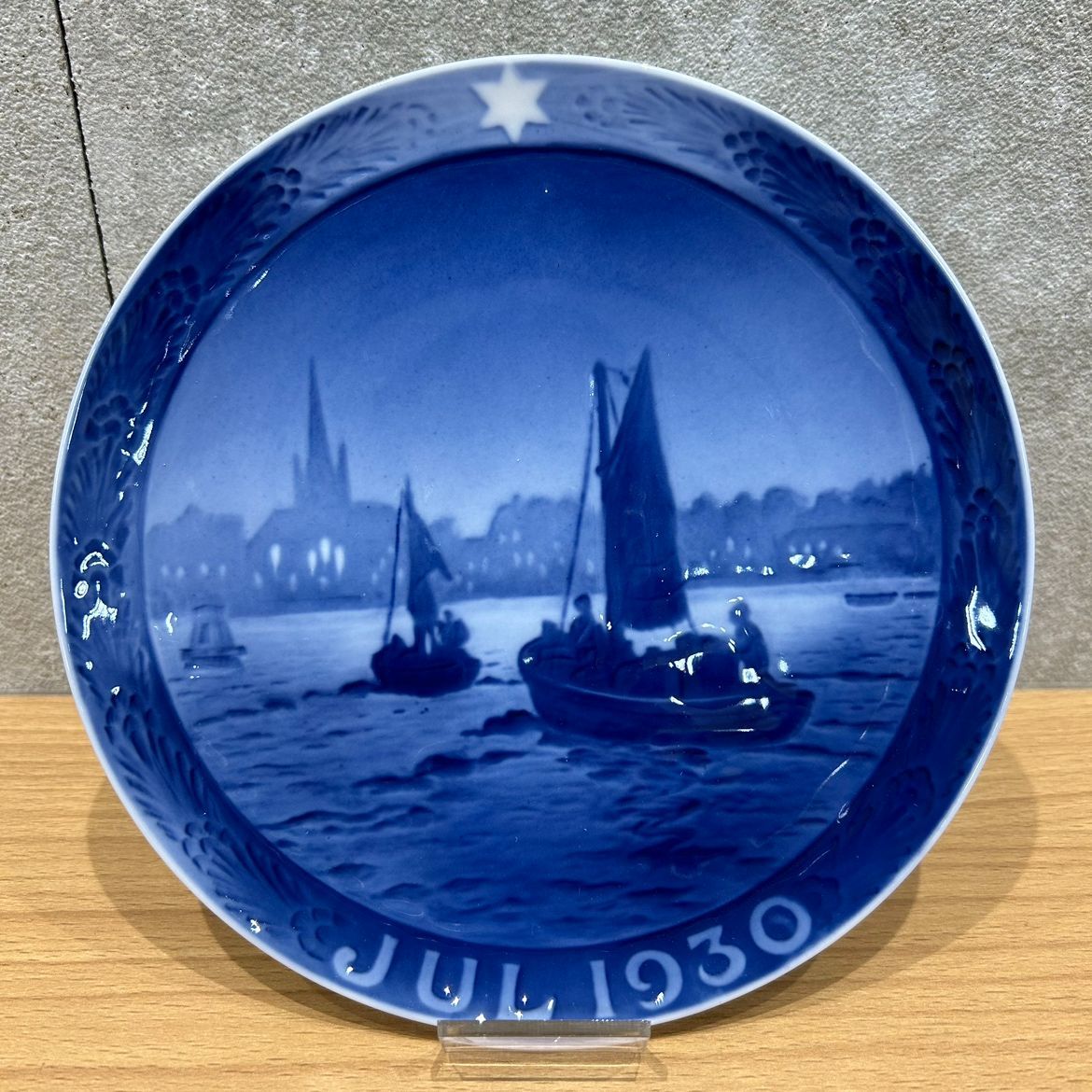 ロイヤルコペンハーゲン イヤープレート 1930 小売 ロイヤル