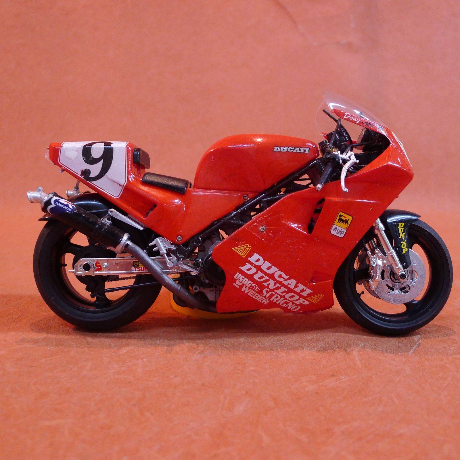 タミヤ 1/12 ドゥカティ888スーパーバイクレーサー完成品 me204