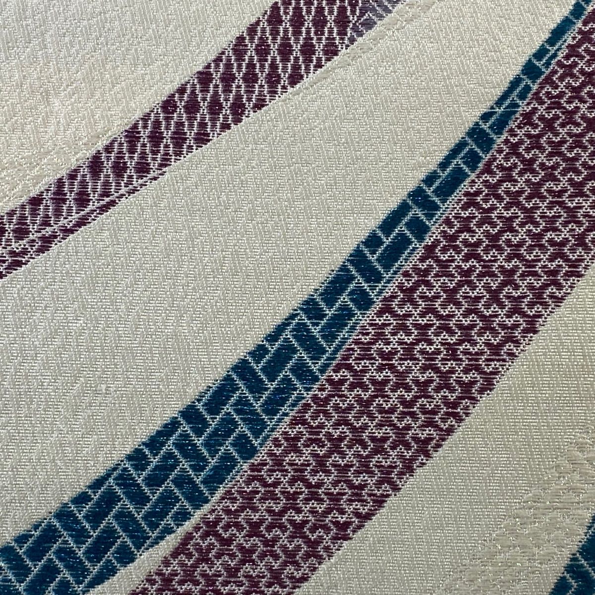 袋帯 美品 秀品 幾何学 菱 ラメ箔 銀糸 クリーム 六通 正絹