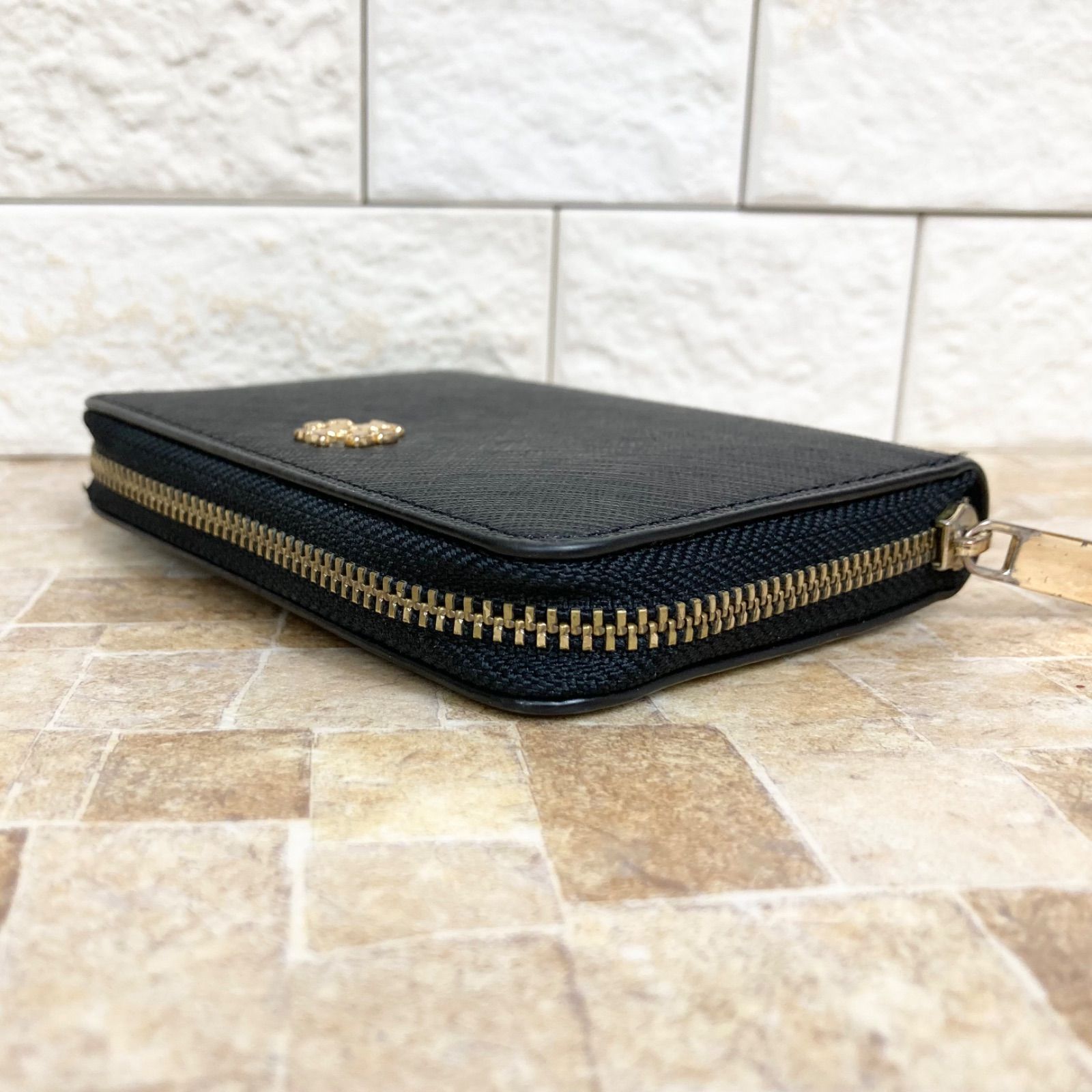 Tory Burch トリーバーチ コインケース 黒 無地 ロゴ付き サフィアーノ 