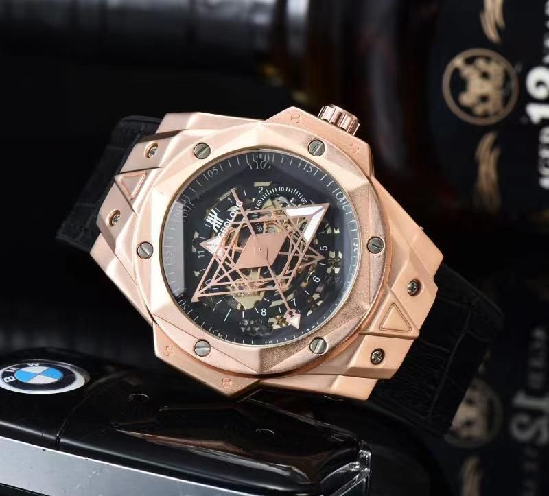 今日 HUBLOT ビッグバン シリーズ腕時計