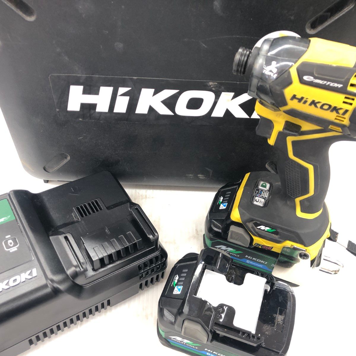 ДД HiKOKI ハイコーキ インパクトドライバ 程度B 充電器 充電池2個 ケース付 コードレス式 36v 2.5Ah JD203532 WH36DC イエロー やや傷や汚れあり