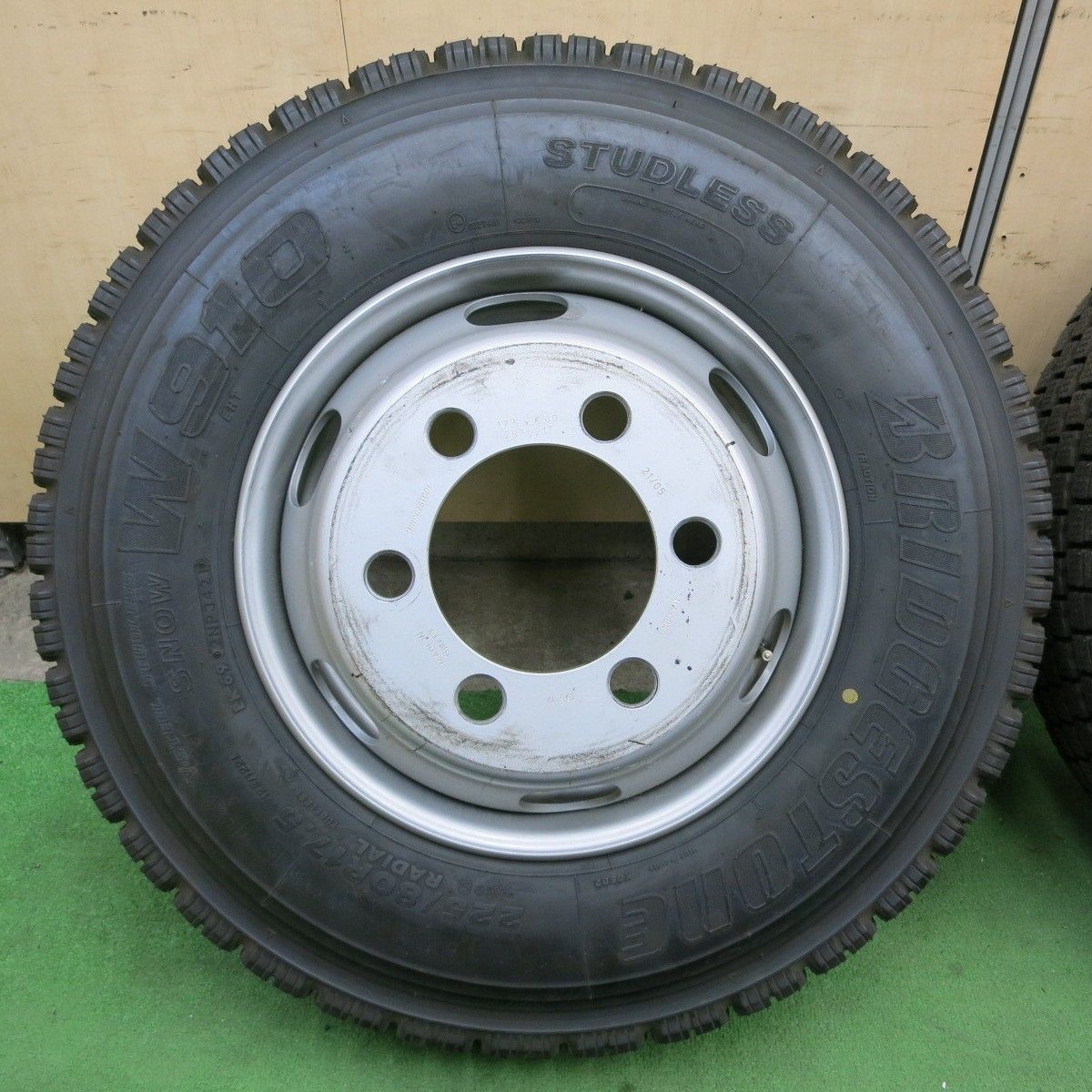 225|80R17.5