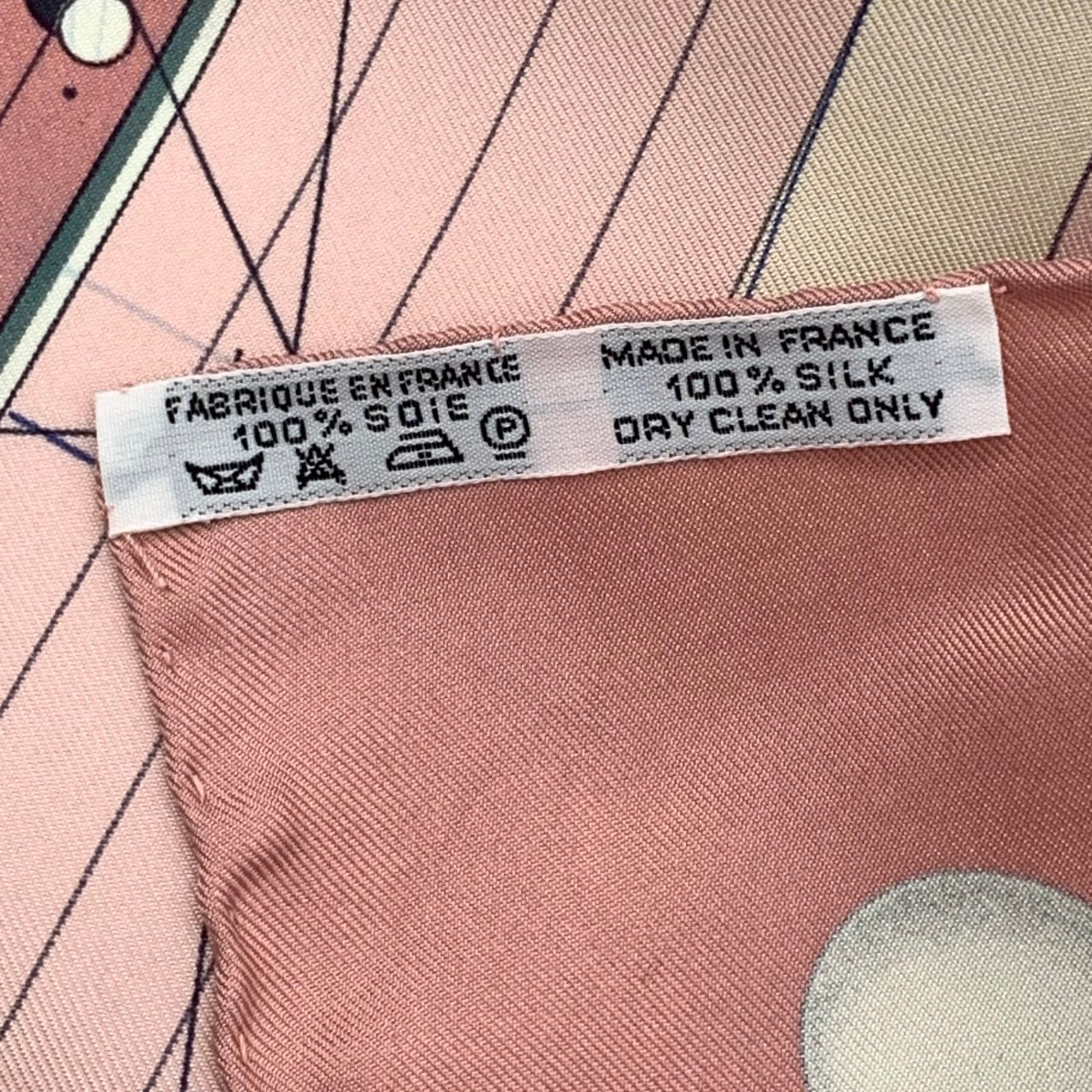 新品同様 HERMES エルメス スカーフ カレ90 球体が奏でる音楽 La