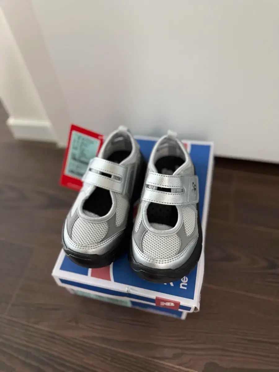 New Balance ニューバランス ブリーズミニ 180