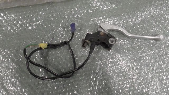 TW200　2JL-024xxx　の　ブレーキレバーホルダー　右:#1712195552