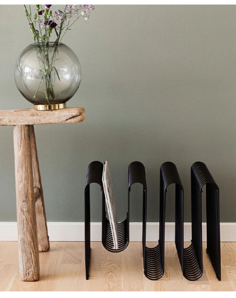 【新品】ワイヤーシェルフ　マガジンラック　ニュースペーパースタンド チェスト 新品】ワイヤーシェルフ マガジンラック ニュースペーパー