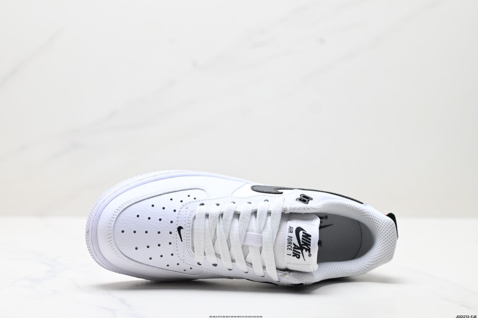 NIKE AIR FORCE 1'07 LV8 - ナイキ エア フォース 1'07 LV8
