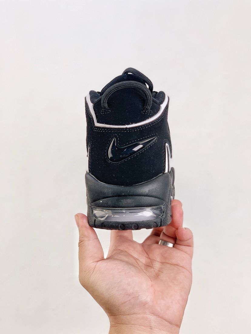 ★新品 未使用 NIKE エア モアアップテンポ