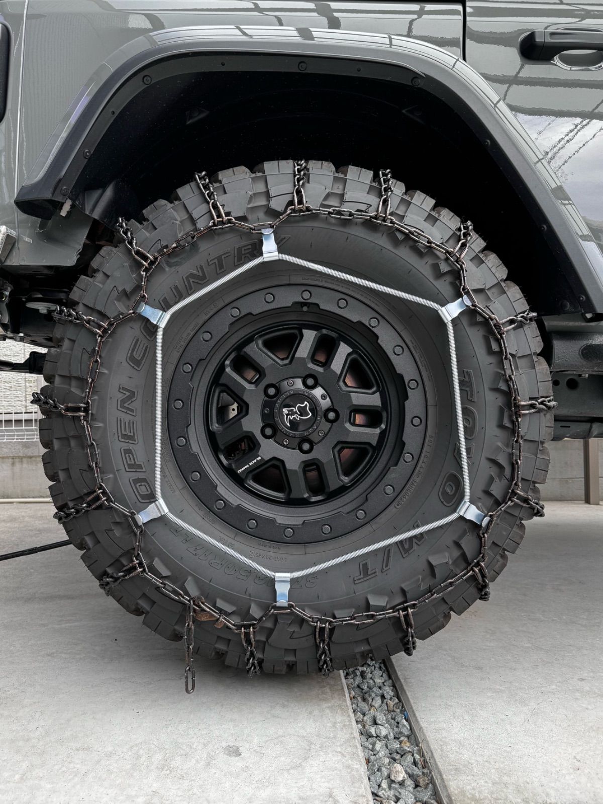 285|75R16オフロード用タイヤチェーンバンド付き