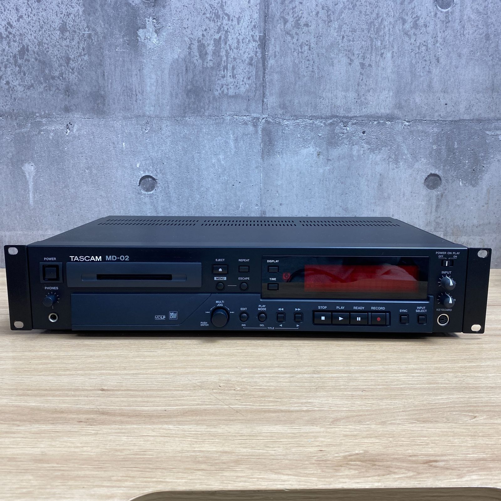 D-04017 TASCAM タスカム MDレコーダー MD-02 現状品 2010年製