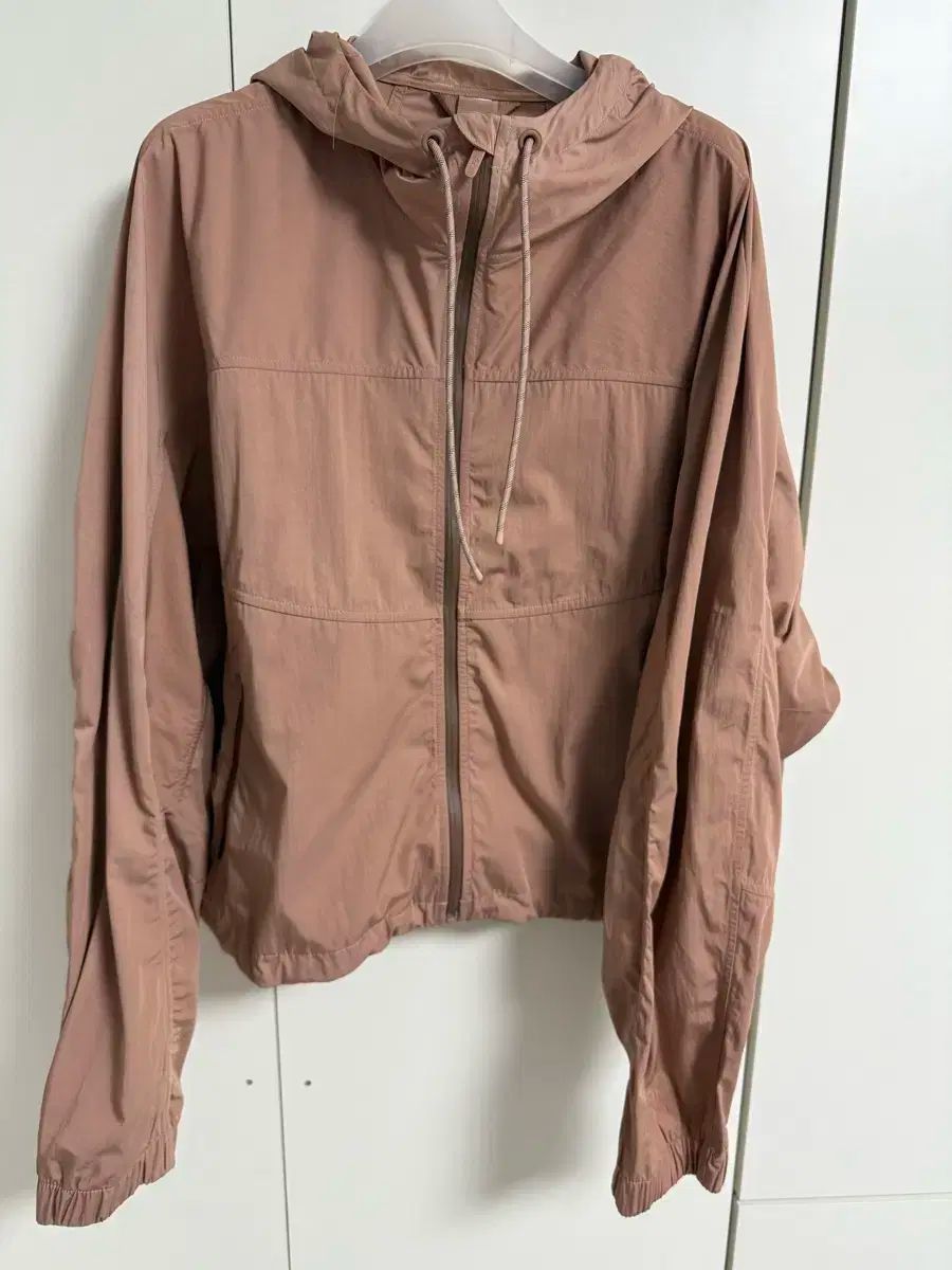 lululemon ルルレモン ライトウェイト 軽量 フード ジャケット